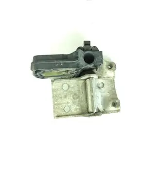 BMW 5 F10 F11 Radiator mount bracket 7186514 7207152
