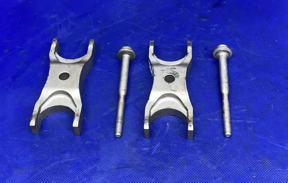 Audi A3 S3 8P Fuel Injector clamp holder 03L216A