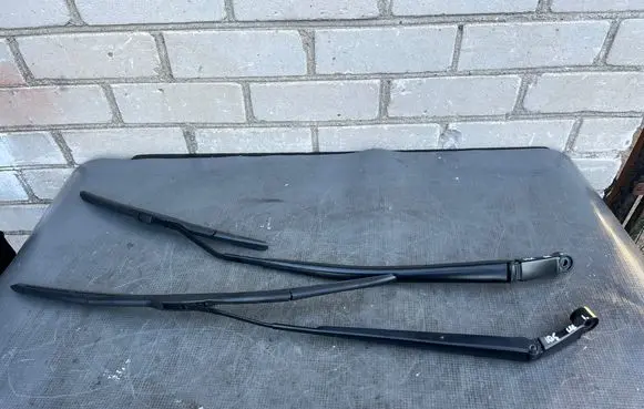 Hyundai Ioniq 5 Windshield/front glass wiper blade 