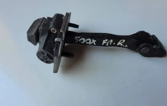 Fiat 500X Front door check strap stopper