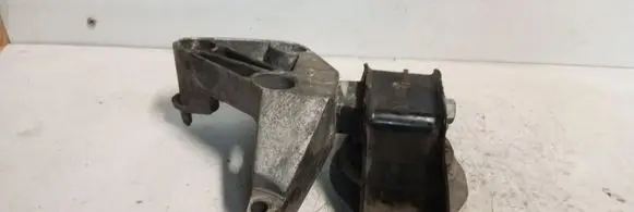 Renault Kangoo II Engine mount vacuum valve 