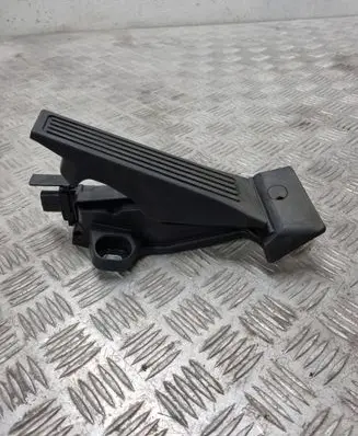 Hyundai Tucson TL Accelerator throttle pedal 32414400