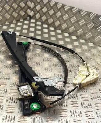 Volkswagen Jetta V Front window lifting mechanism without motor 994853109