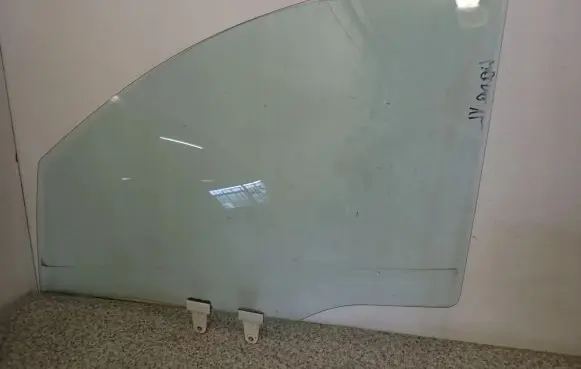 Suzuki Liana Sliding door window/glass 