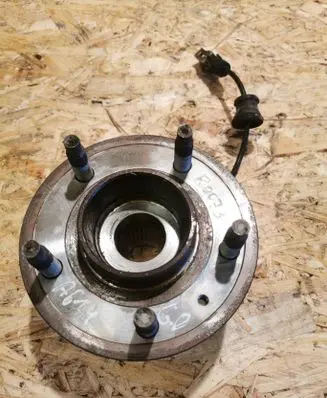 Opel Antara Rear wheel hub IJ113020