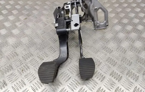 Citroen C3 Brake pedal 9682171580