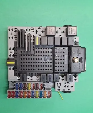 Volvo XC90 Fuse module 0401902 00343868 189991029