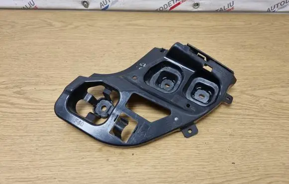 BMW 1 F40 Rear bumper mounting bracket 7461398