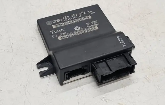 Audi A8 S8 D3 4E Gateway control module 4E0907468A 4E0910468