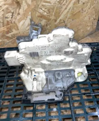 Audi A5 8T 8F Front door lock 3C1837015A