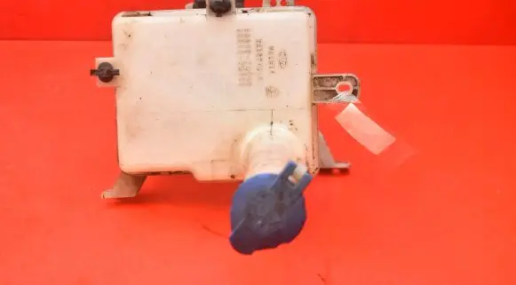 KIA Magentis Windshield washer fluid reservoir/tank 98610-2G000