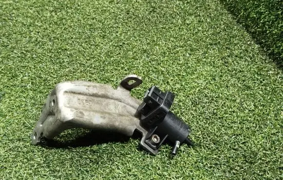 Renault Trafic III (X82) Turbo solenoid valve 37260R 8200762162