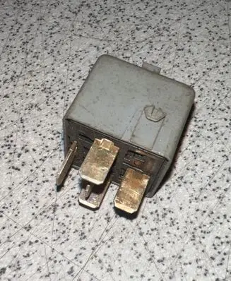 BMW 5 E34 Other relay 1391397