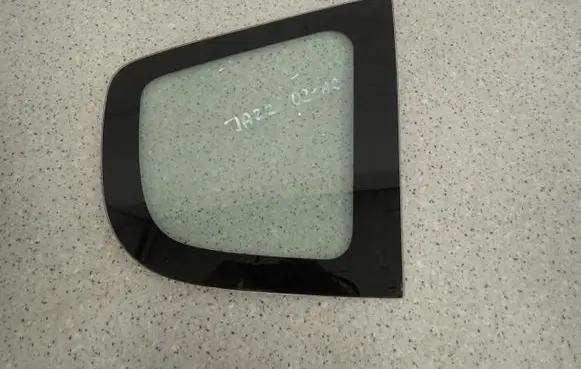 Honda Jazz Side middle window/glass 