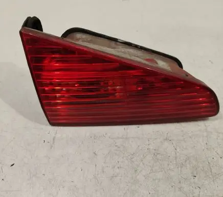 Peugeot 607 Tailgate rear/tail lights