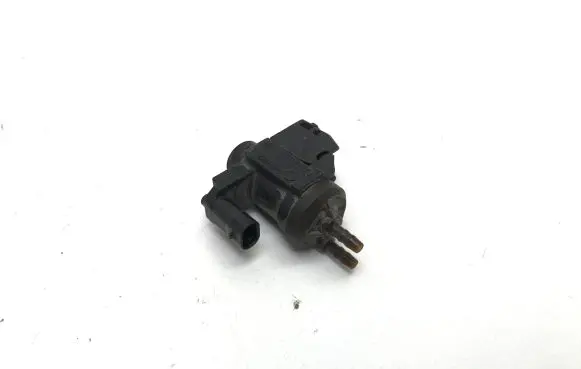 BMW 3 G20 G21 Vacuum valve 8570591