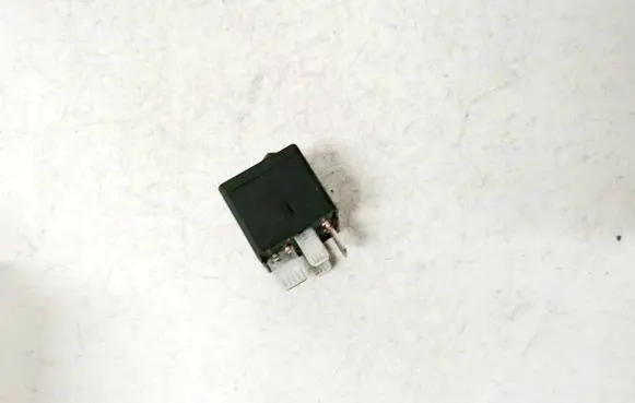 BMW 1 E81 E87 Other relay 61366901469 v23136-j6-x48