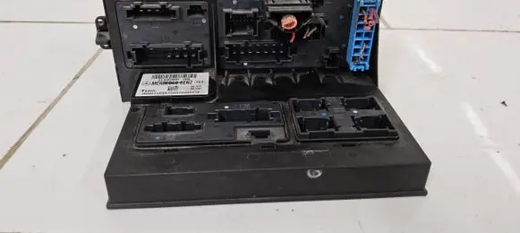 Mercedes-Benz E W211 SAM control unit 2115453901