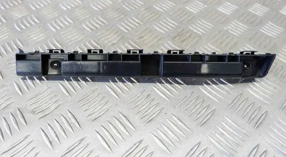 Rear bumper mounting bracket