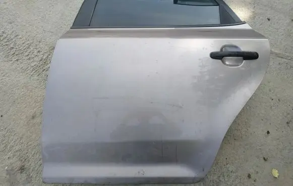 KIA Ceed Rear door pilkos