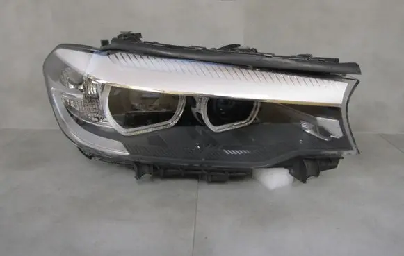 BMW 5 G30 G31 Headlight/headlamp 7439204
