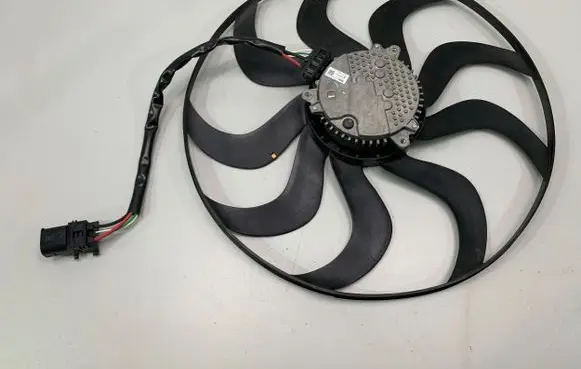 BMW 7 G70 Electric radiator cooling fan 5A197B5