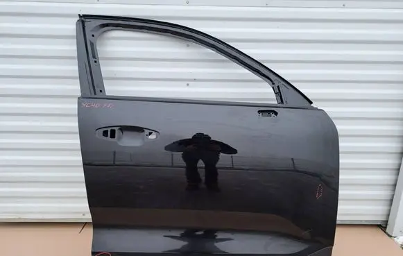 Volvo XC40 Front door 