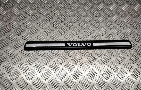 Volvo V70 Side skirt front trim 8659960