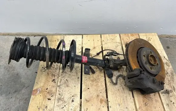 Renault Captur Front shock absorber with coil spring 