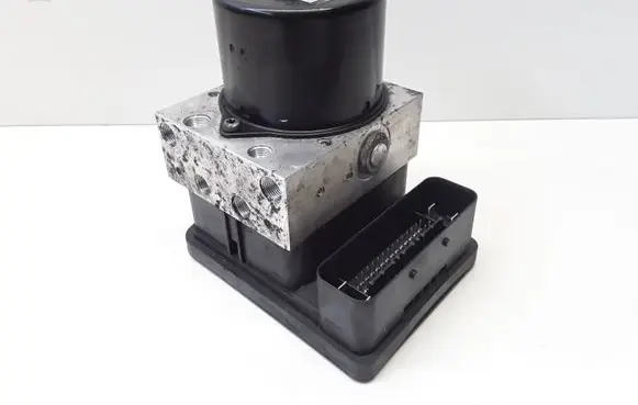 Volvo C30 ABS Pump 31274908 31274907