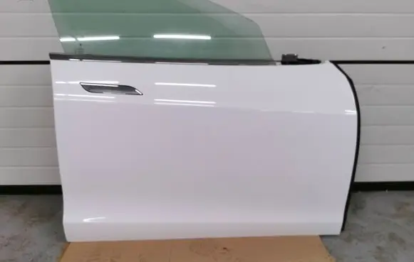 Tesla Model S Front door 6006622-E0-H