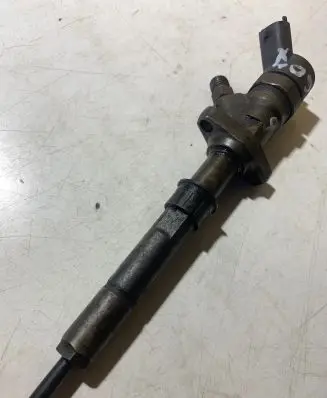 Peugeot 607 Fuel injector 963848898