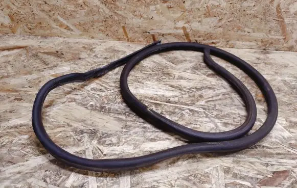 Mercedes-Benz S W140 Rubber seal front coupe door 