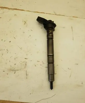 Audi A8 S8 D4 4H Fuel injector 059130277CC 0445116040 130827