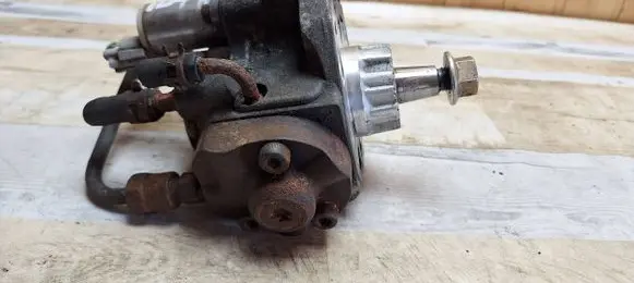 Toyota Avensis T250 Fuel injection high pressure pump 221000G010 HU2940000101