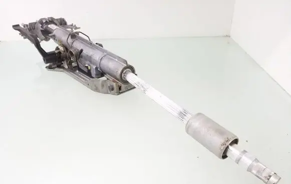 BMW 1 E81 E87 Steering wheel axle 6786899 32306786899