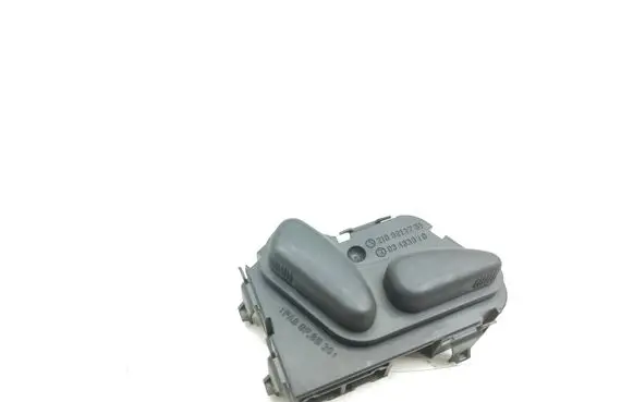Mercedes-Benz C W203 Seat control switch 2108213751