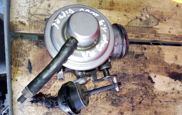 Seat Ibiza II (6k) EGR valve 038131501E