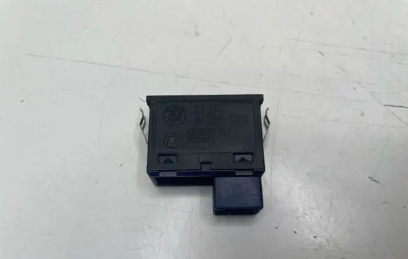 Tailgate opening switch