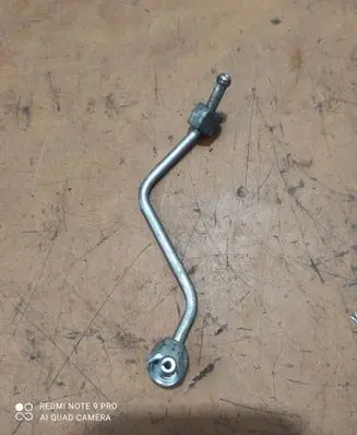 KIA Carnival Fuel injector supply line/pipe 