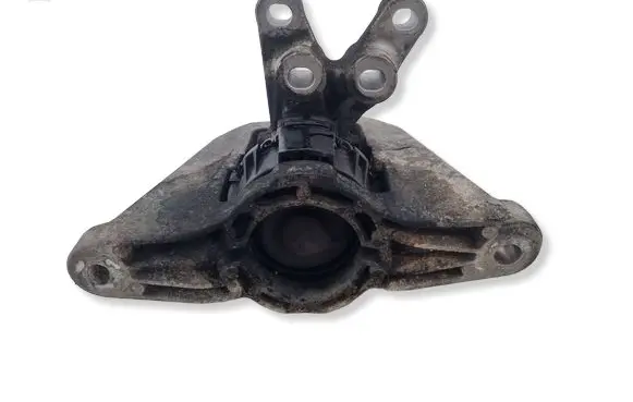 Chrysler Pacifica Engine mount bracket P68224746AC D046010916