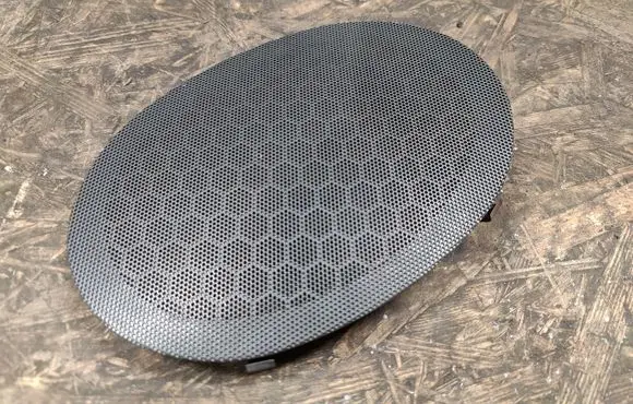 Side speaker trim/cover