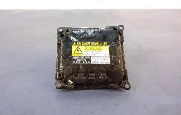 Toyota Auris 150 Voltage converter/converter module 0311000294