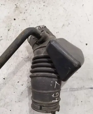 Hyundai i20 (PB PBT) Air intake hose/pipe
