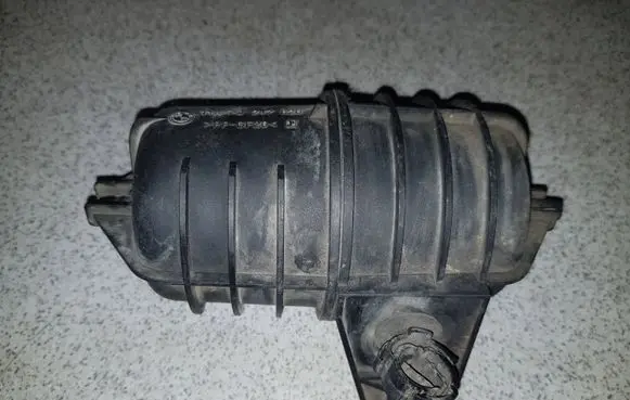 BMW 5 E39 Vacuum air tank 11652247620
