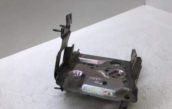 Nissan X-Trail T32 Battery tray 