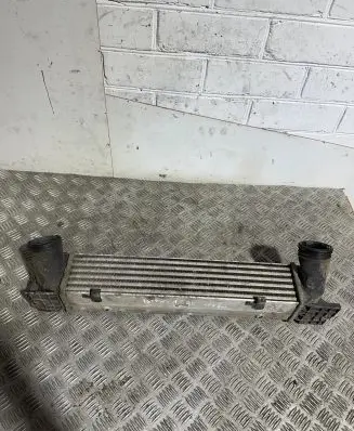 BMW 1 E81 E87 Intercooler radiator 7524916