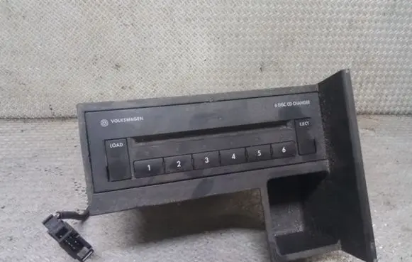 Volkswagen Touran I CD/DVD changer 1T0035110A