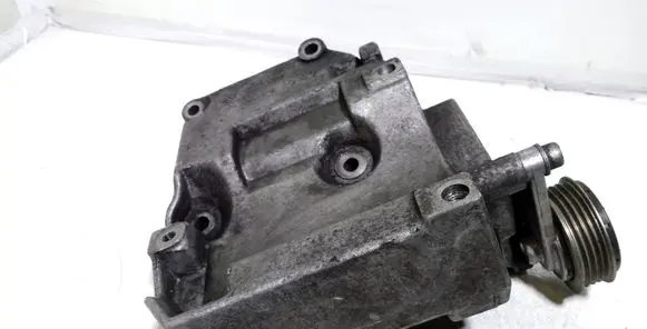 Volkswagen PASSAT B5.5 A/C compressor mount bracket 038260885 038260885C