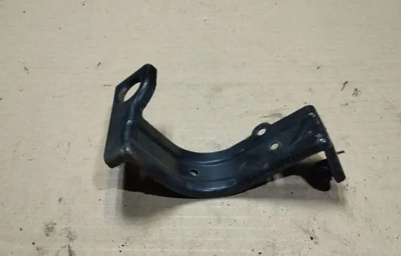 Honda CR-V Radiator support slam panel bracket 